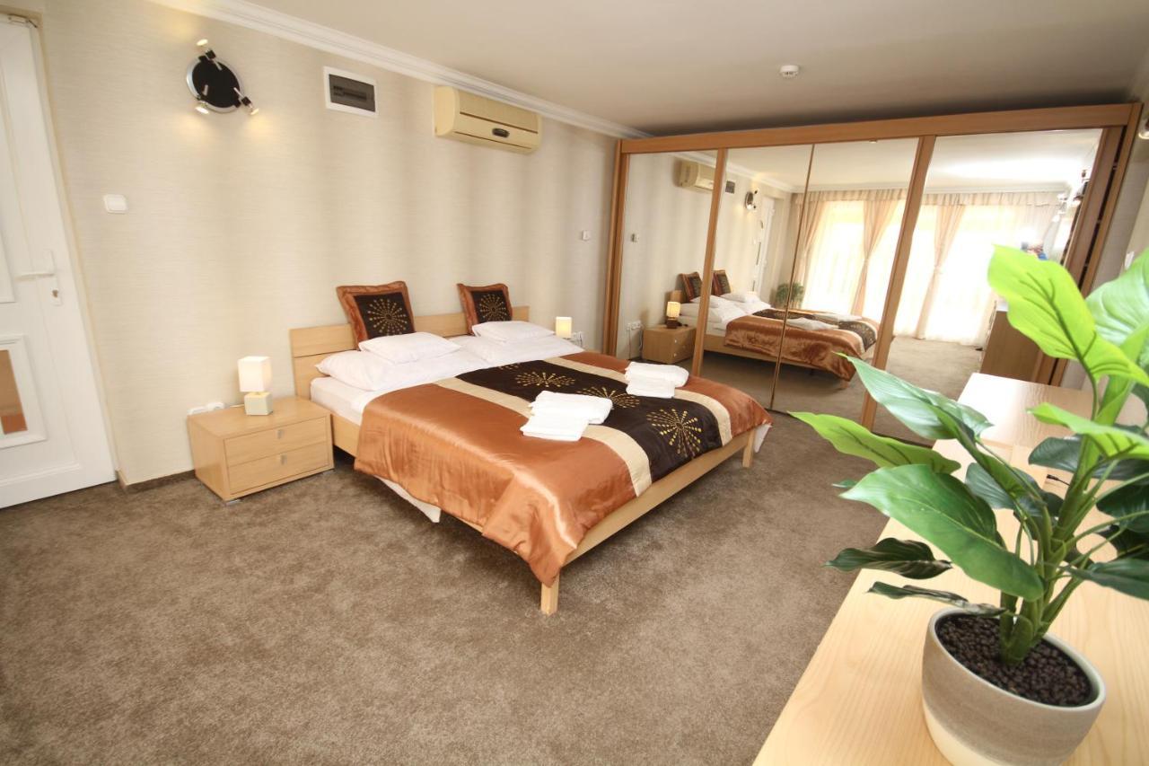 Astra Apartman 塔塔班亚 外观 照片