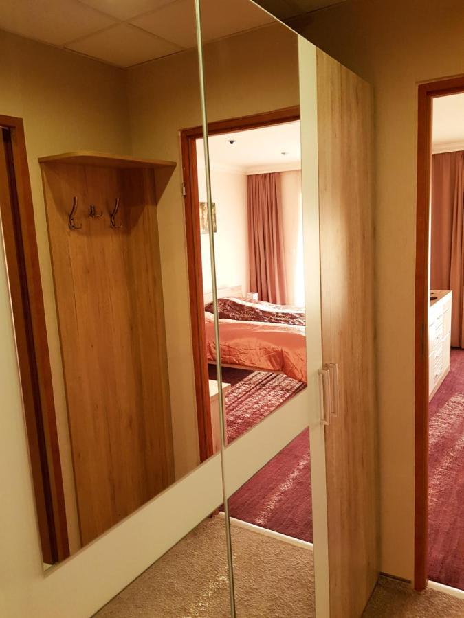 Astra Apartman 塔塔班亚 外观 照片